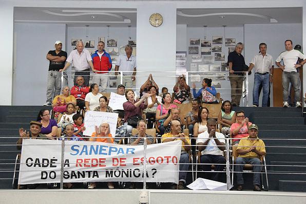 Assessores de Rangel tentam impedir protesto dos moradores do Santa Mônica