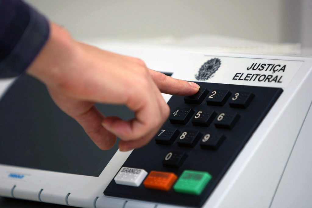 Participação dos candidatos em reuniões públicas e comícios encerra nesta quinta