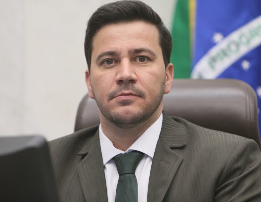 “Nova concessão dos pedágios permite participação de empresas que não concluíram obras do atual contrato”, denuncia deputado