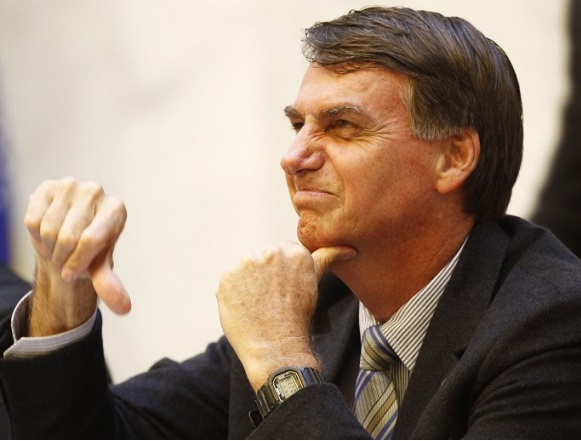 Desaprovação do governo Bolsonaro aumenta para 40%, diz pesquisa