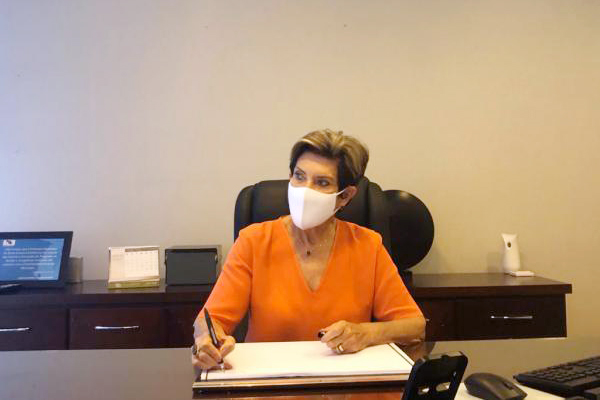 Elizabeth anuncia que empresa investigada por corrupção vai retomar o EstaR Digital em PG na próxima semana
