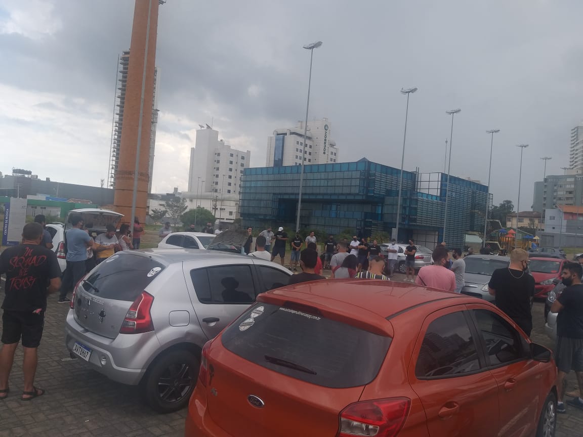 Motoristas de aplicativos de PG fazem protesto: “tarifas estão muito baixas, o nosso trabalho está ficando inviável”