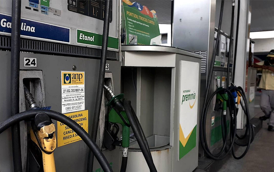 Petrobras eleva preço do diesel em 15% e da gasolina em 10,2% nesta sexta (19)