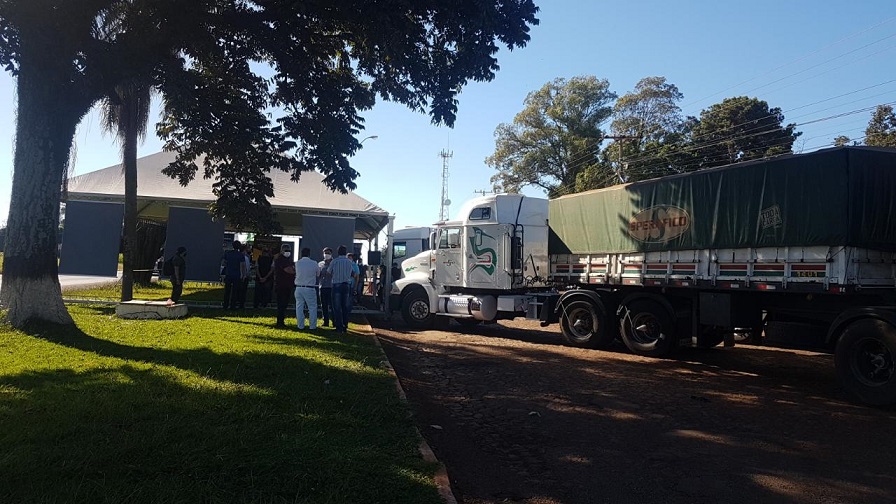 Manifestantes protestam contra implantação da praça de pedágio entre Cascavel e Toledo