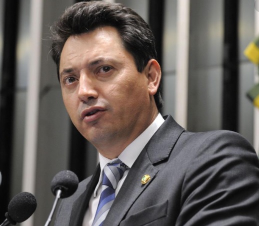 Deputado paranaense diz que momento é favorável para liberação de agrotóxicos