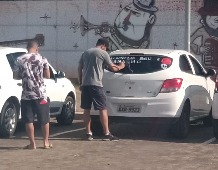 Motoristas de aplicativos de PG protestam contra preço dos combustíveis e marcam nova manifestação para quarta (24)
