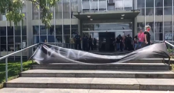 Veja como foi a manifestação pelo lockdown em Ponta Grossa