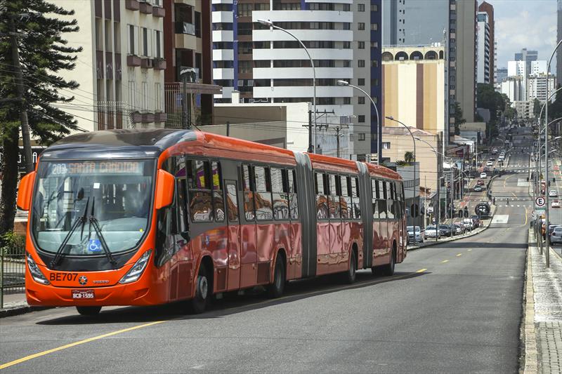 TCE-PR determina suspensão do transporte coletivo em Curitiba para conter avanço do coronavírus
