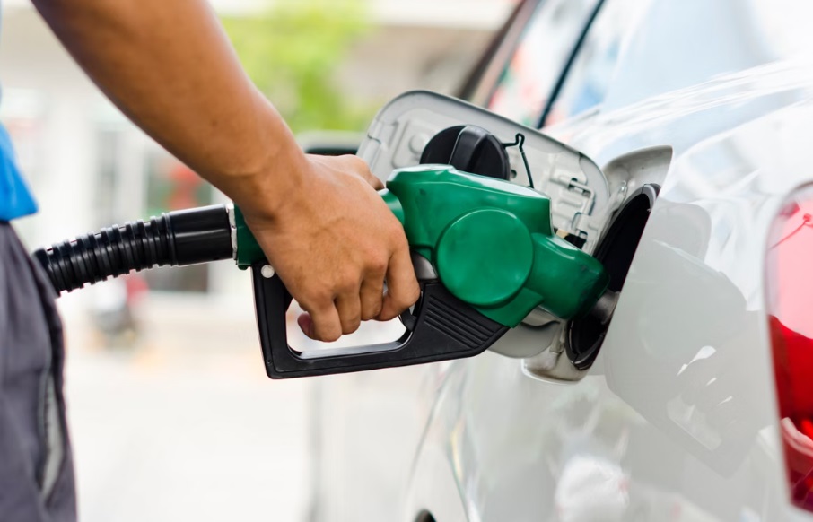 gasolina Preços da gasolina e diesel vão subir a partir de 1º de fevereiro