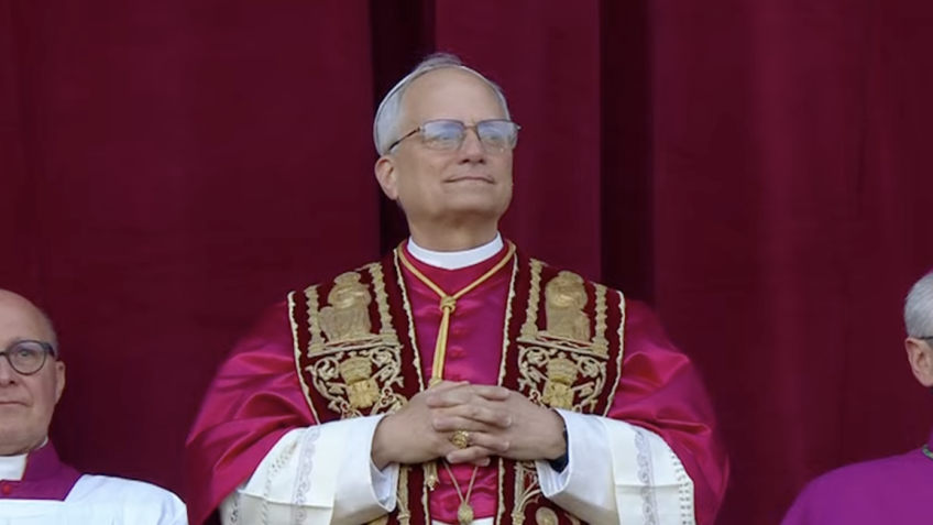 Robert Prevost, dos EUA, é eleito o novo papa