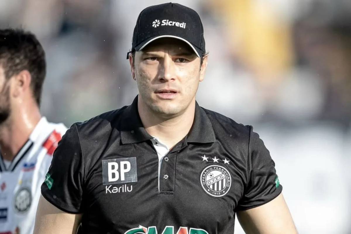 Operário demite técnico Bruno Pivetti após sequência negativa na Série B