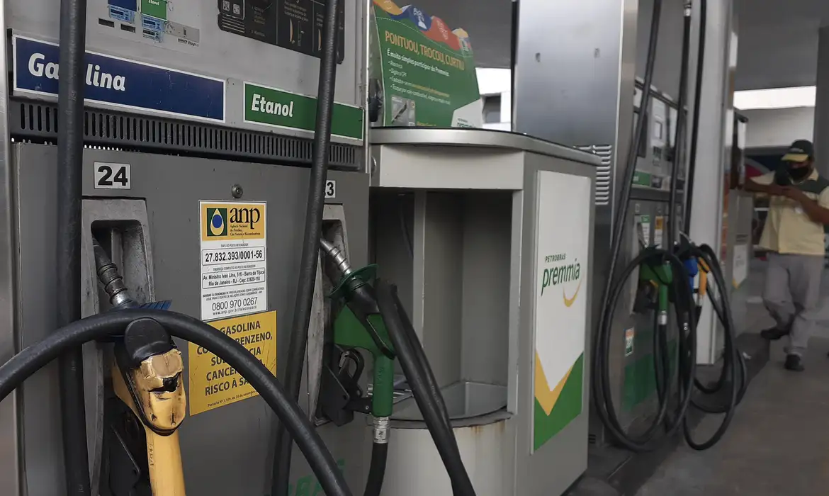 Petrobras reduz preço da gasolina para as distribuidoras