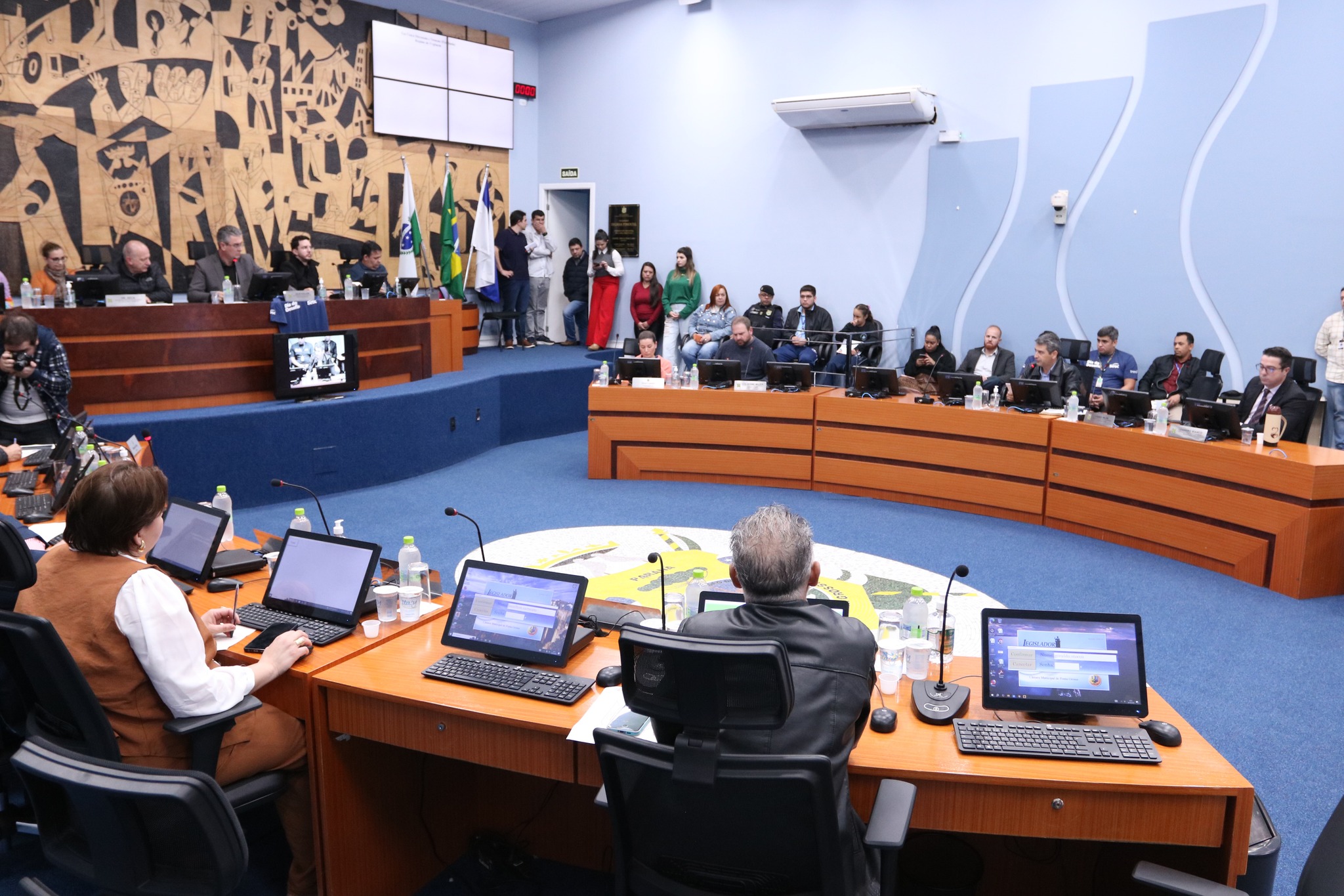 Câmara de Ponta Grossa vai gastar mais de R$ 2 milhões com aluguel de carros