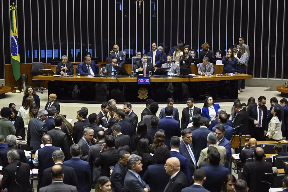 Senado aprova proposta de aumento do número de deputados: custo anual será de R$ 95 milhões