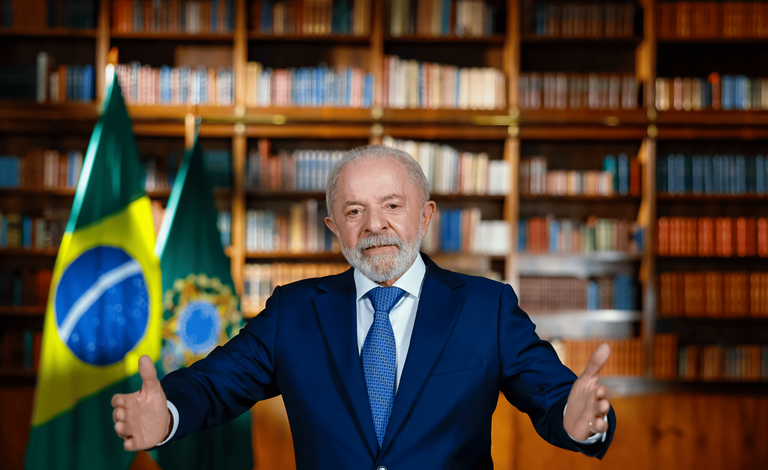 Lula diz que Trump faz ‘chantagem inaceitável’ e critica ‘traidores da pátria’