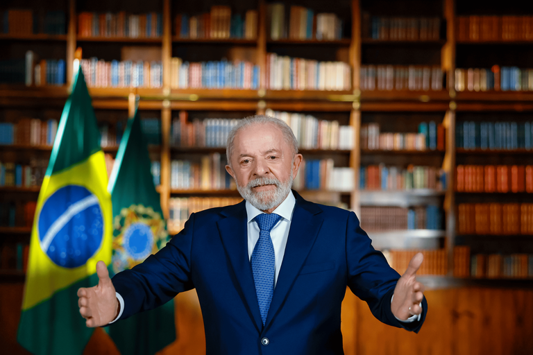 Lula diz que Trump faz ‘chantagem inaceitável’ e critica ‘traidores da pátria’