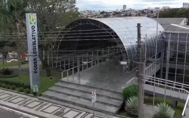 Investigação aponta desvio de salários dos estagiários da Câmara de Ponta Grossa