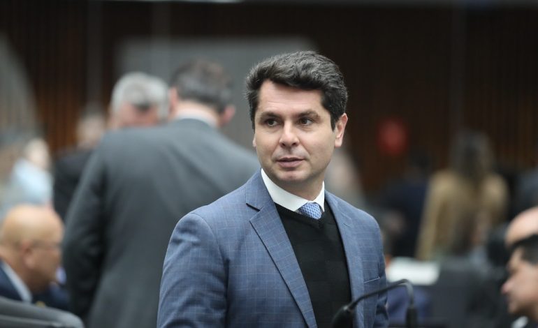 Entrevista: Alexandre Curi articula candidatura ao Governo do Paraná e aguarda definição de Ratinho Jr – ouça