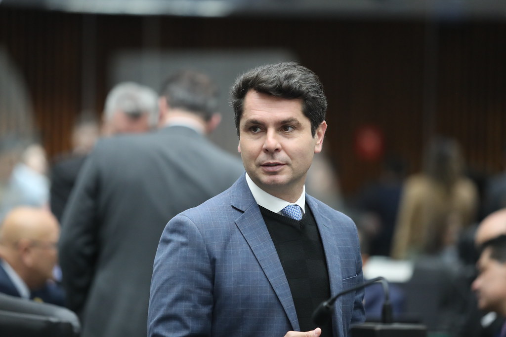 Entrevista: Alexandre Curi articula candidatura ao Governo do Paraná e aguarda definição de Ratinho Jr – ouça