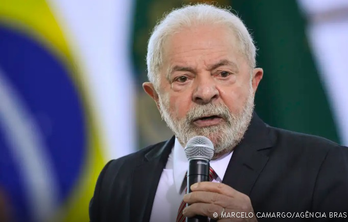 Lula fica contra aumento do número de deputados e veta projeto