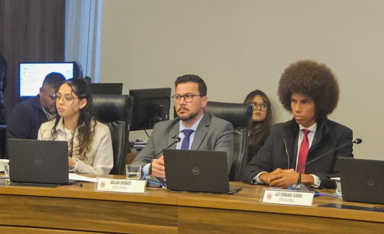 Na CCJ, Oposição vota contra processo que pede suspensão de prerrogativas de Renato Freitas