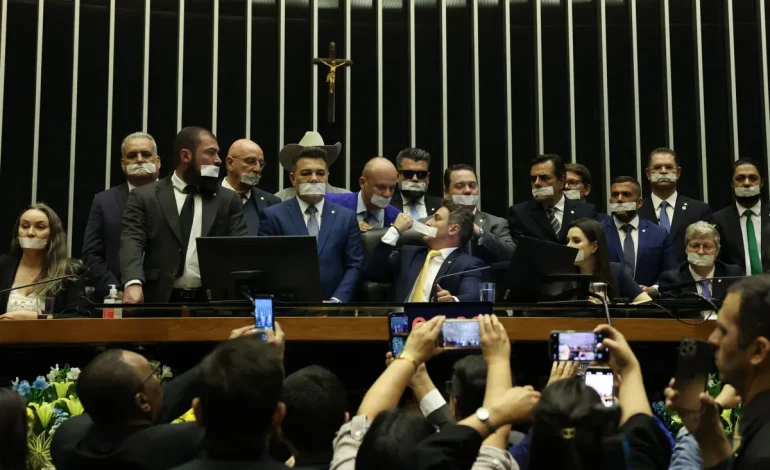 Mesa da Câmara encaminha à Corregedoria denúncias contra deputados que fizeram motim