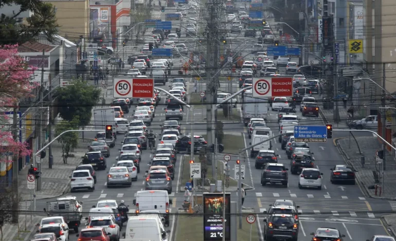 Paraná anuncia redução de 45% na alíquota do IPVA e aumento na multa por atraso para 20%