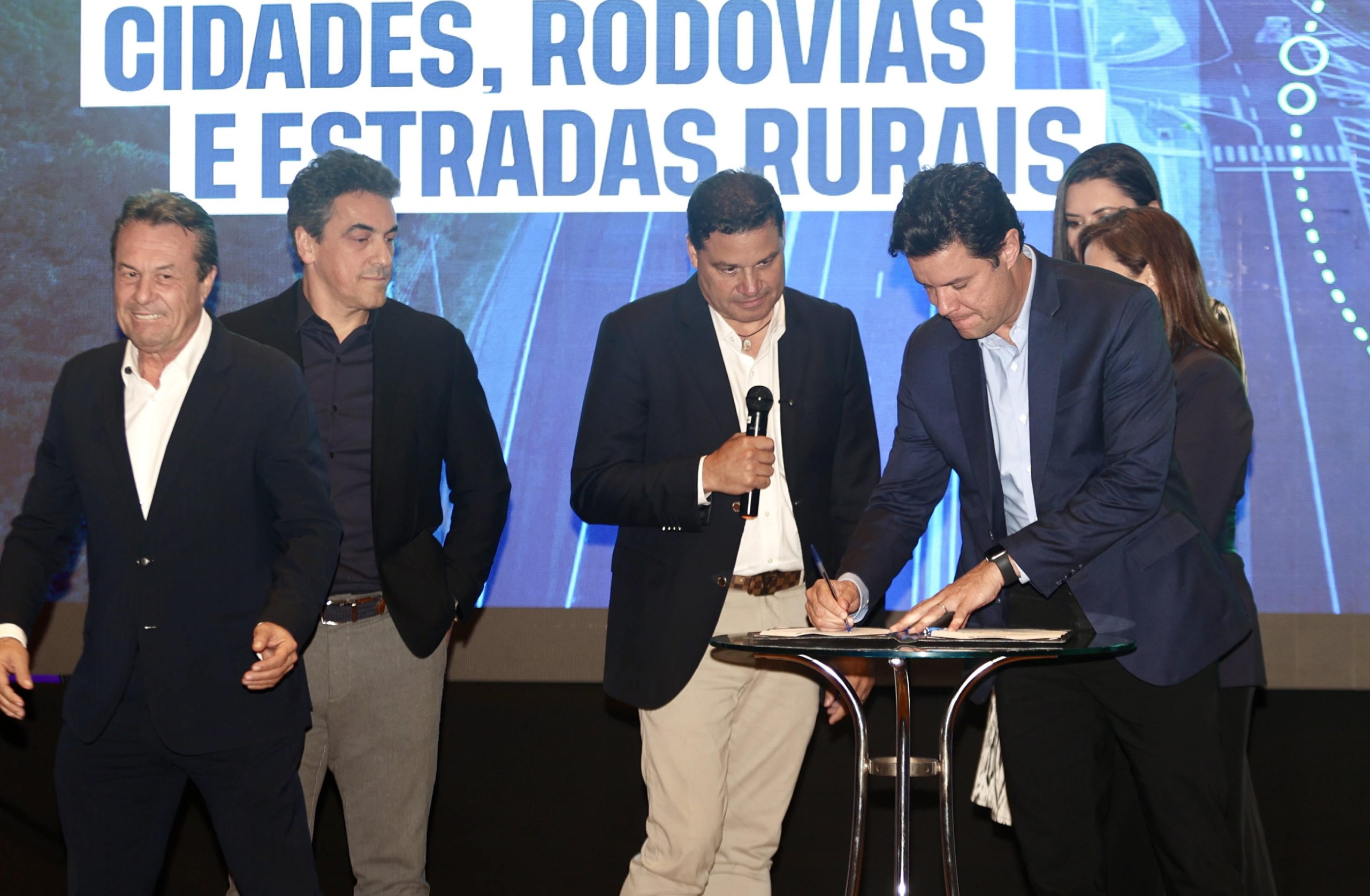 Governo inicia Plano Estadual de Logística e anuncia R$ 580 milhões para Ponta Grossa